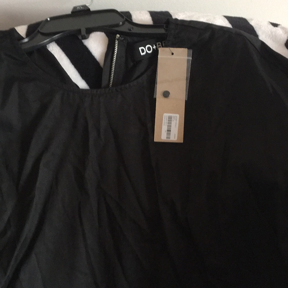 NWT black zipper back shirt